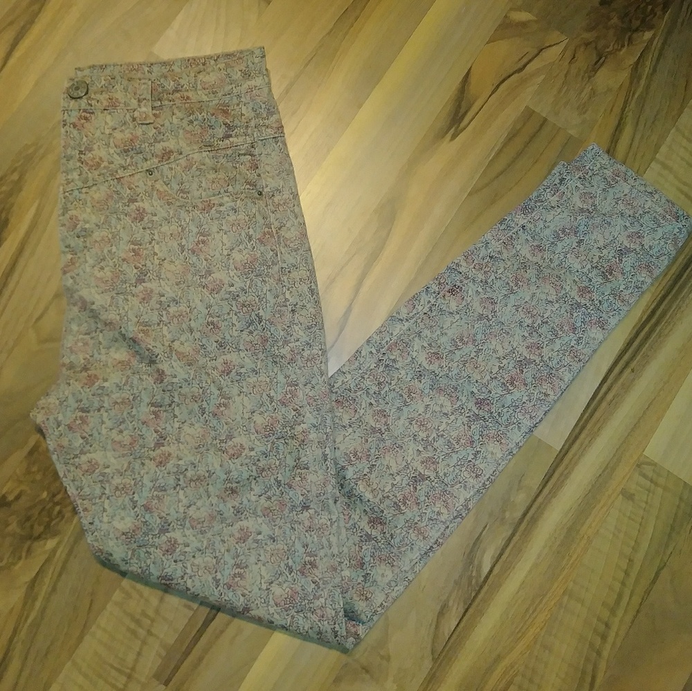 *DONATED* Patterned Skinny Jeans